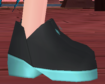 Equipped Hatsune Miku Shoes viewed from the side