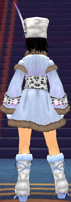 Equipped GiantFemale Premium Winter Fur Set viewed from the back