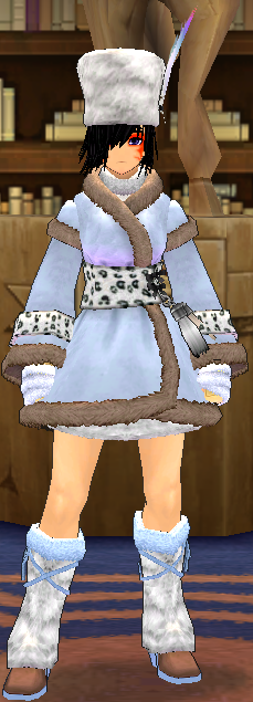 Equipped GiantFemale Premium Winter Fur Set viewed from the front