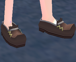 Equipped Mabinogi School Shoes viewed from an angle
