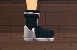 Equipped Battleborn Shoes (M) viewed from the side