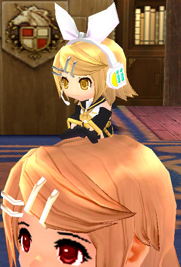 Equipped Teeny Kagamine Rin viewed from an angle