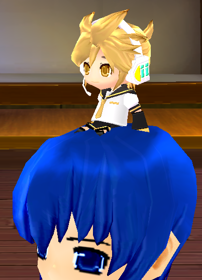 Equipped Teeny Kagamine Len viewed from an angle