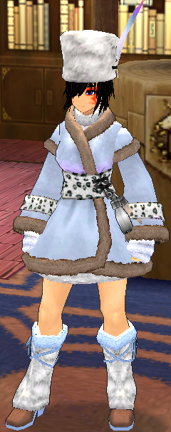 Equipped GiantFemale Premium Winter Fur Set viewed from an angle